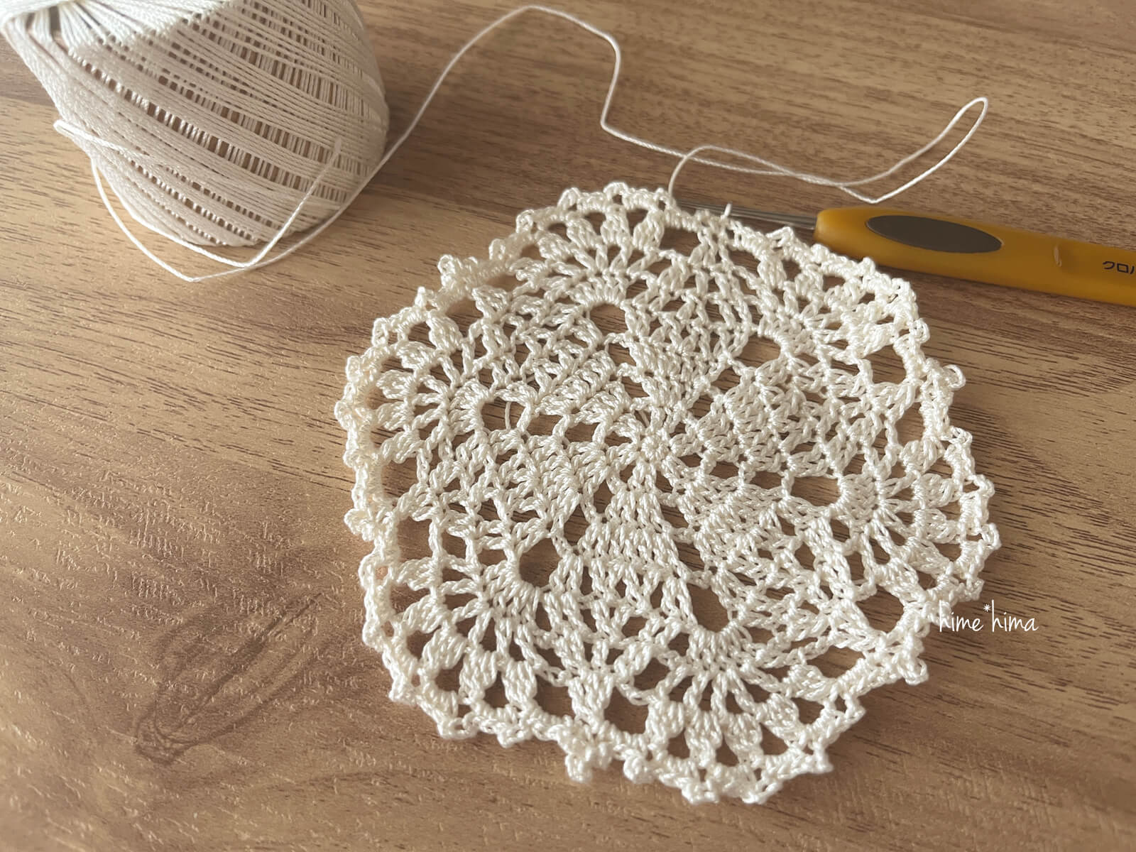 ダルマレース糸 葵 で編むドイリーの編み図と編み方