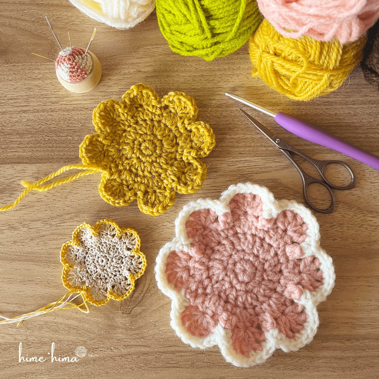 並太毛糸で編むコースター（#flower_004）